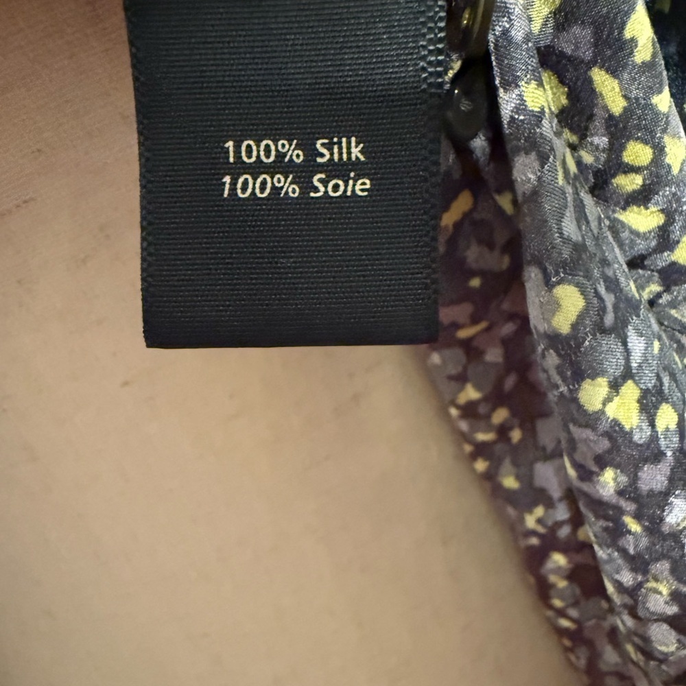 ELIZABETH & JAMES Silk Blouse - Picture 4 of 4